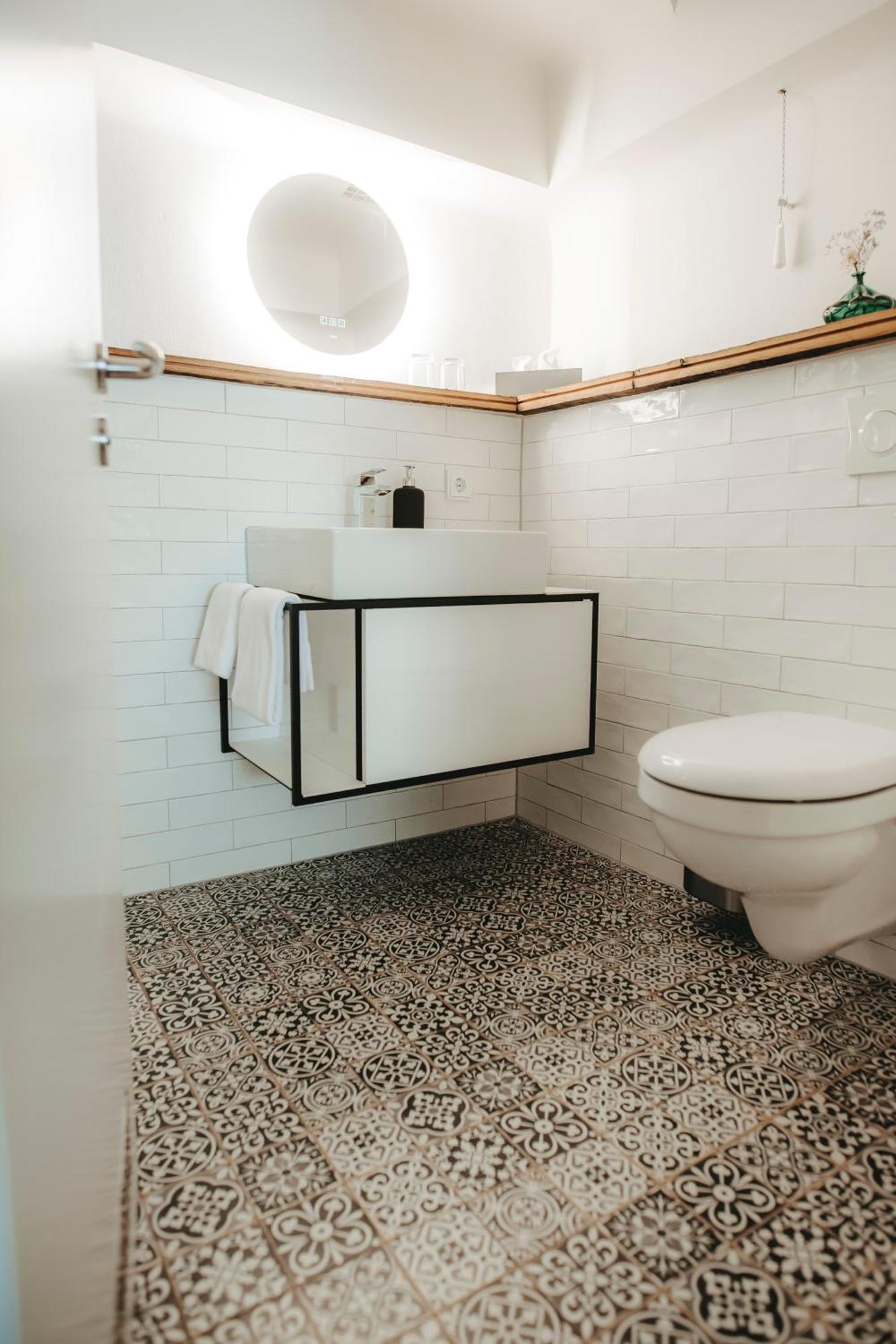 Hotel Zum Heidkrug & Cafe Lil Lüneburg Zewnętrze zdjęcie